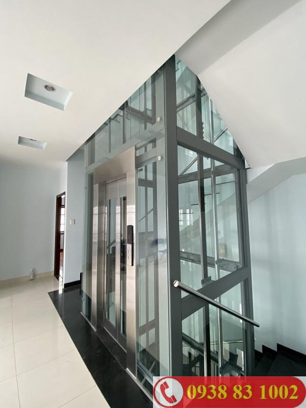 thang máy khung thép kính cường lực